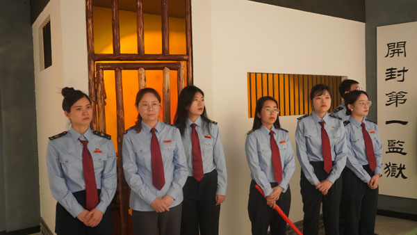 牢狱斗争.jpg 牢狱斗争.jpg