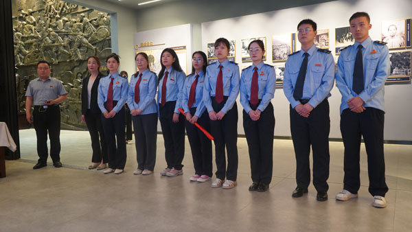 红色的火种.jpg 红色的火种.jpg