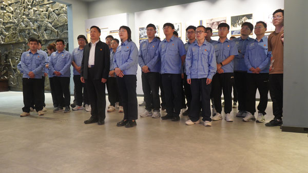 红色的火种.jpg 红色的火种.jpg